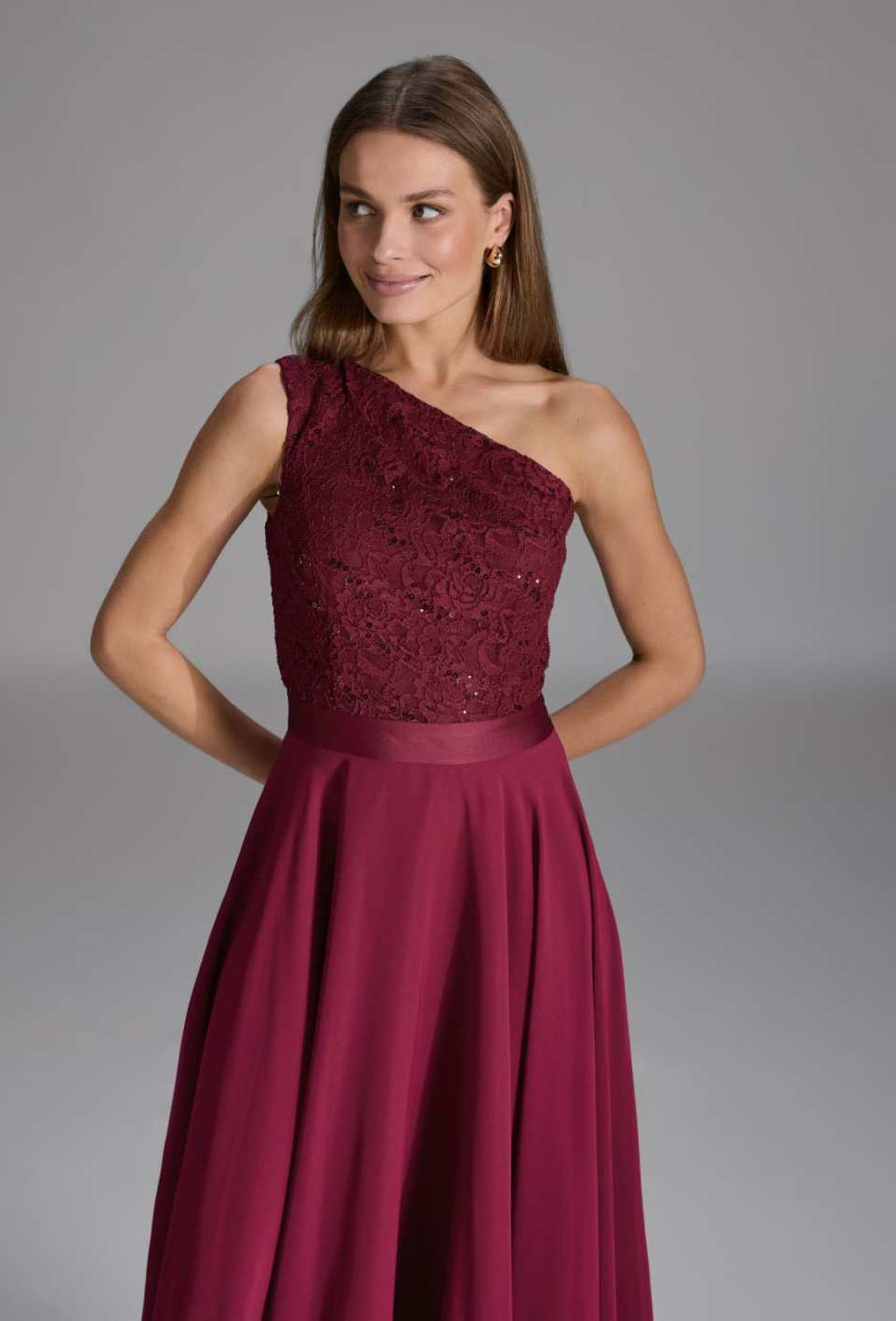 One Shoulder Midi Kleid aus Material Mix