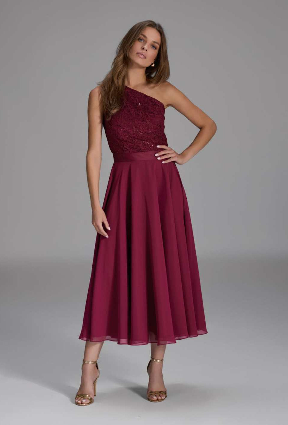 One Shoulder Midi Kleid aus Material Mix
