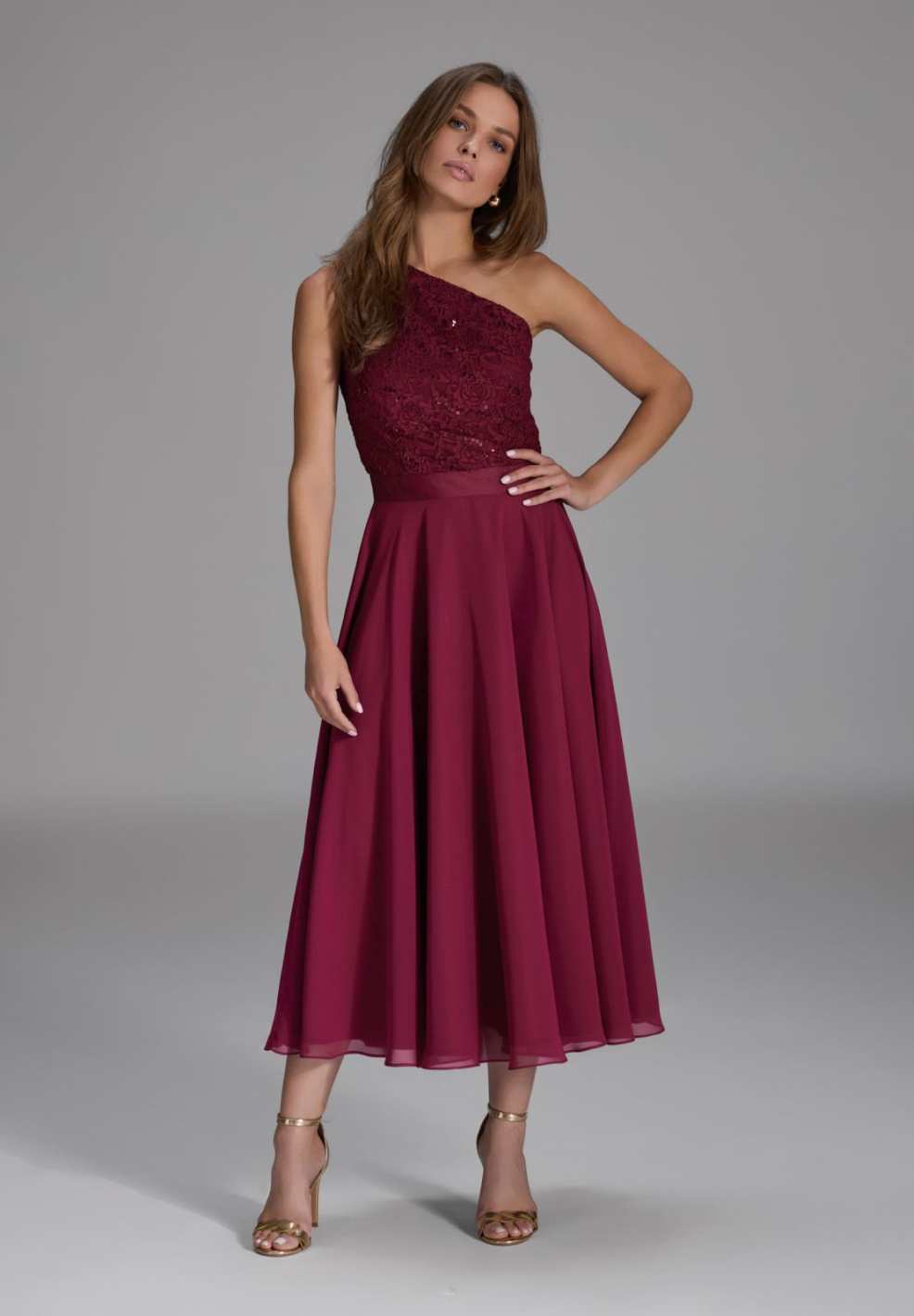 One Shoulder Midi Kleid aus Material Mix