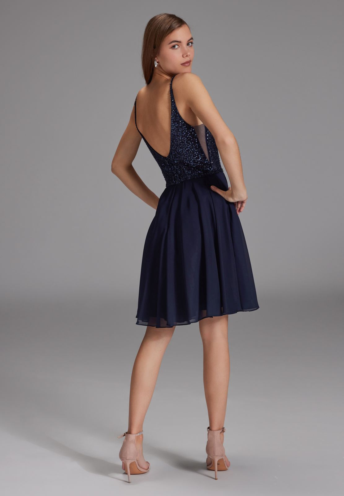 Cocktailkleid aus Material-Mix