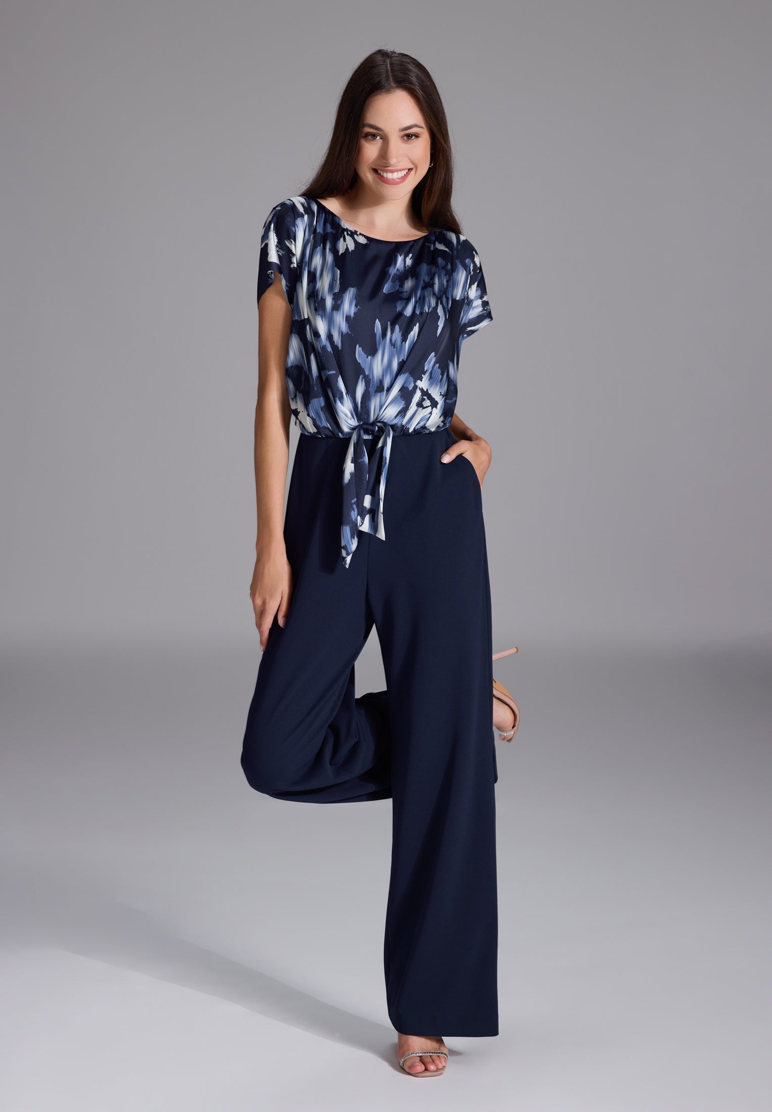 Jumpsuit mit bedrucktem Satin Top und Knoten Detail