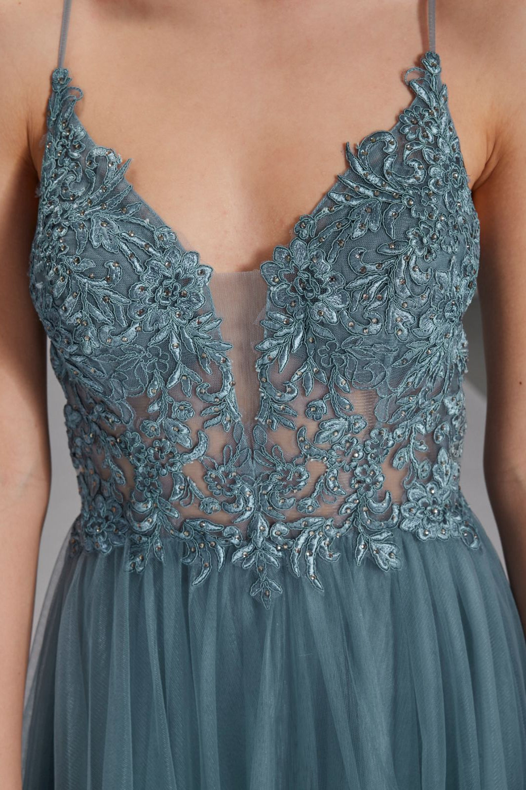 Tüll-Abendkleid mit Spitzenstickerei