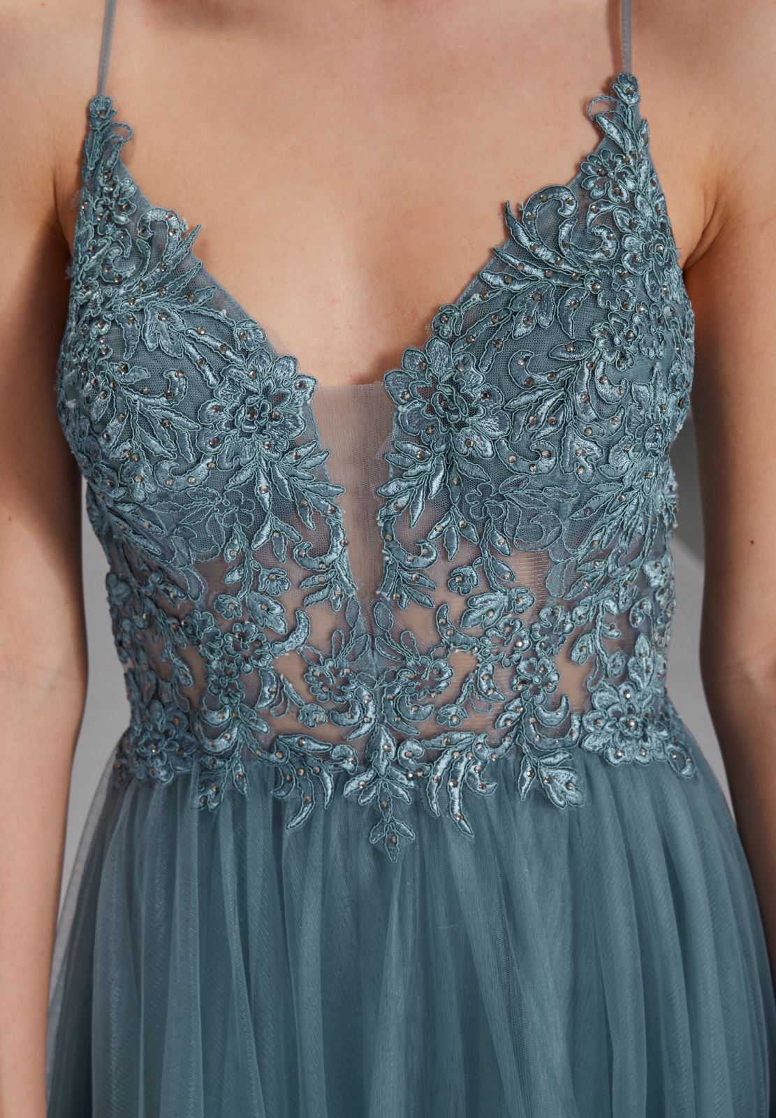 Tüll-Abendkleid mit Spitzenstickerei