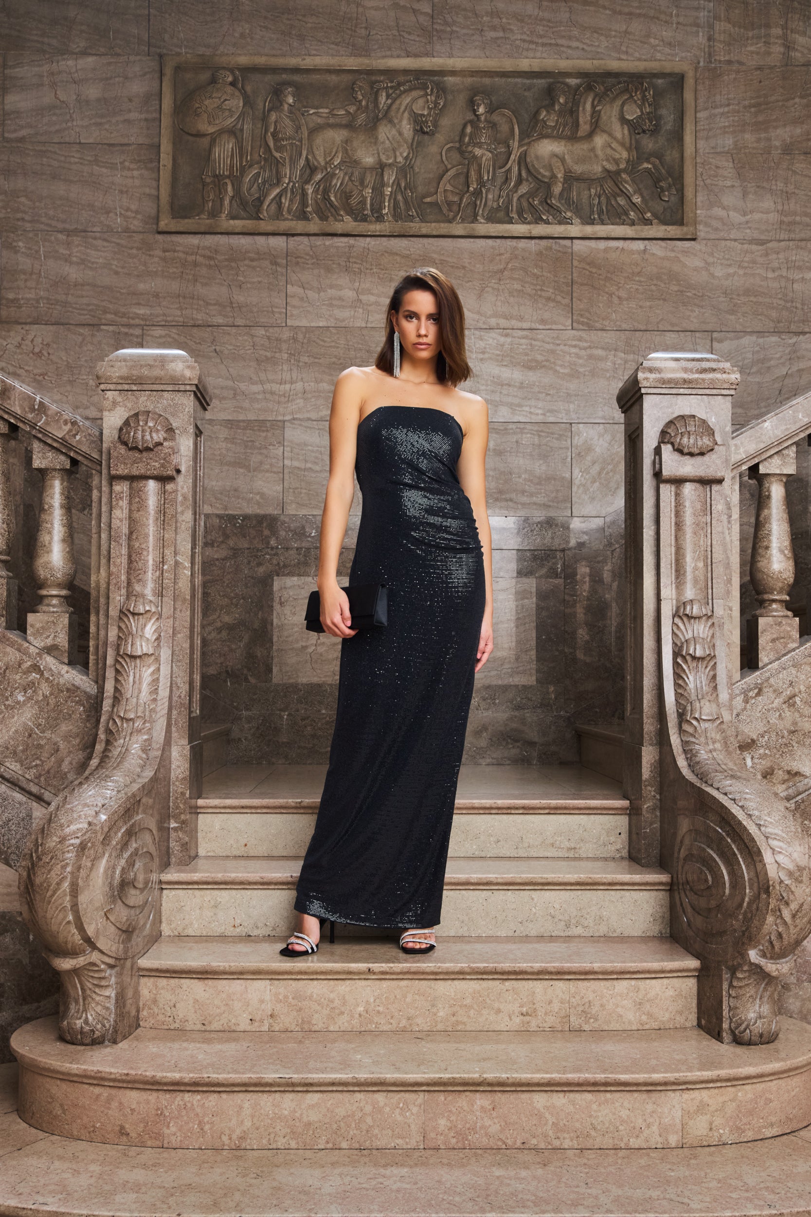 Trägerloses Abendkleid aus glitzerndem Jersey black