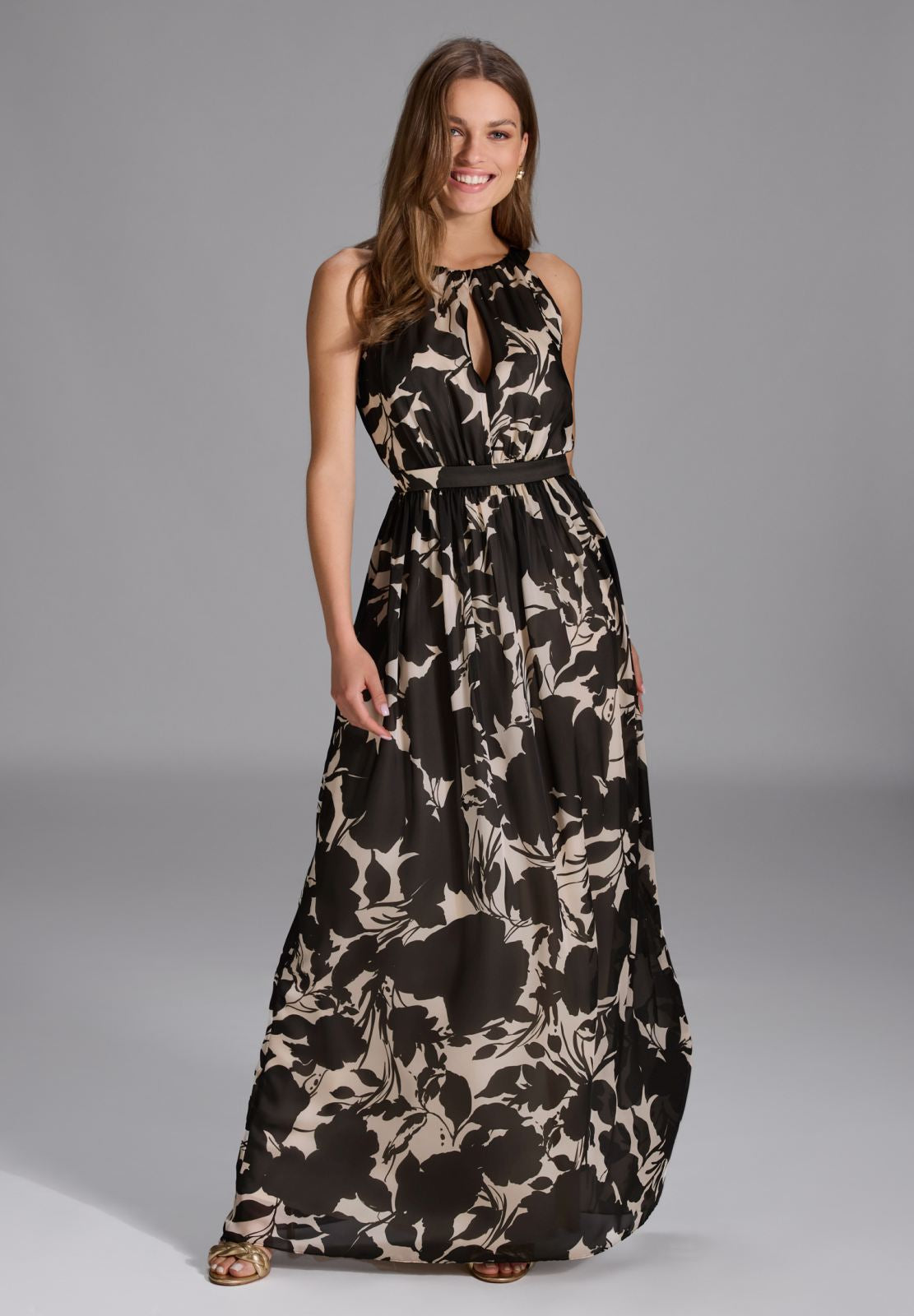 Abendkleid mit monochromen Blütendruck black ivory