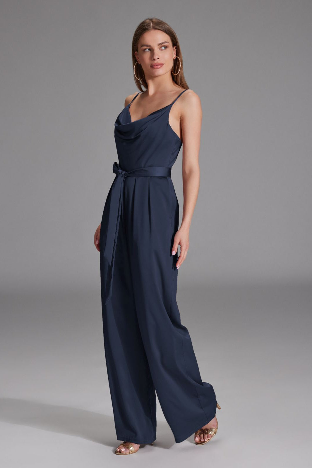 Satin Jumpsuit mit Bindegürtel