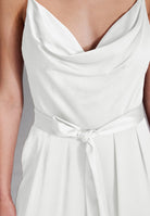 Satin Jumpsuit mit Bindegürtel