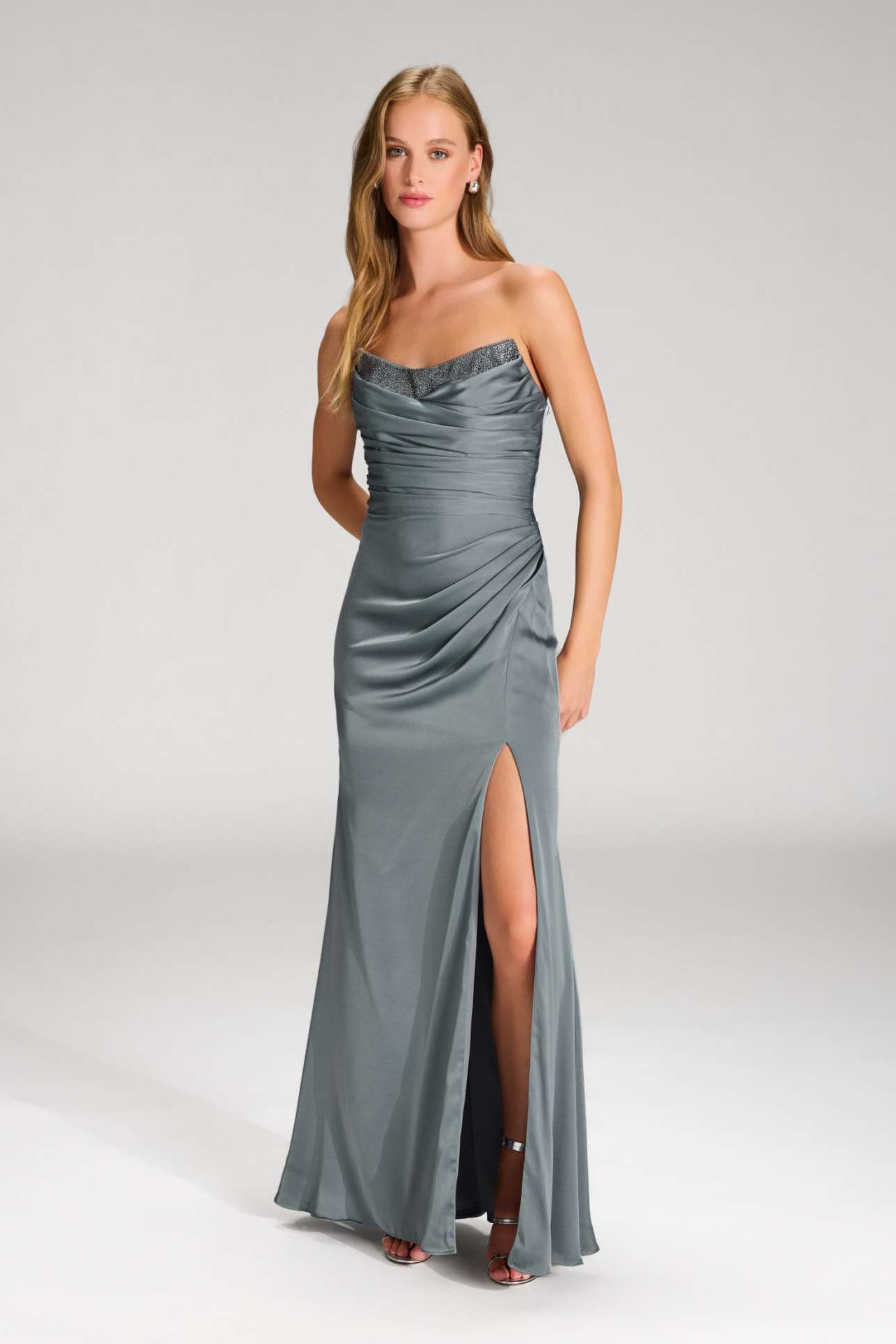 Satinkleid mit Corsagentop und Beinschlitz smoke blue