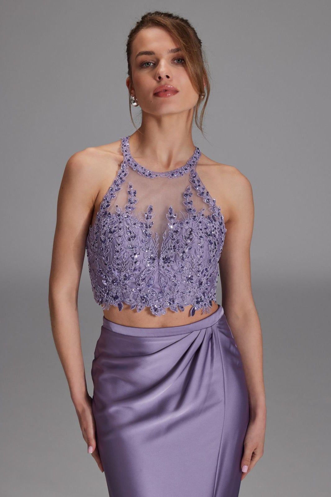 Two-piece Kleid mit langen Satinrock