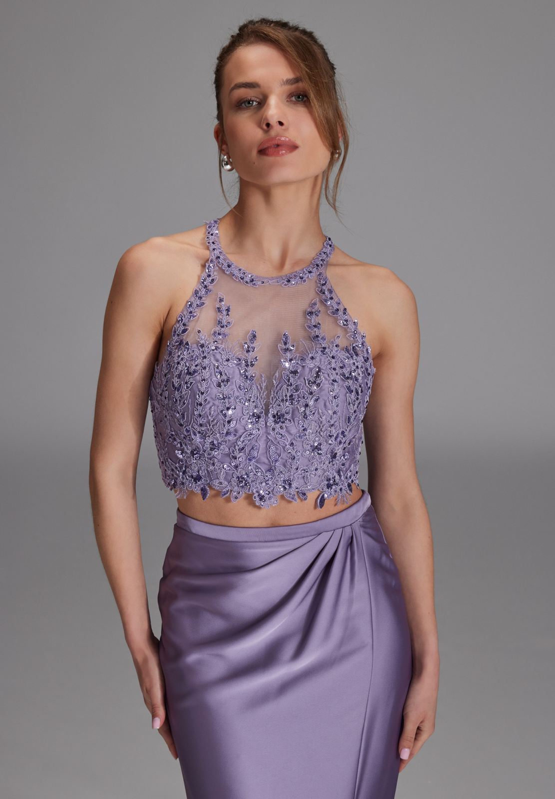 Two-piece Kleid mit langen Satinrock