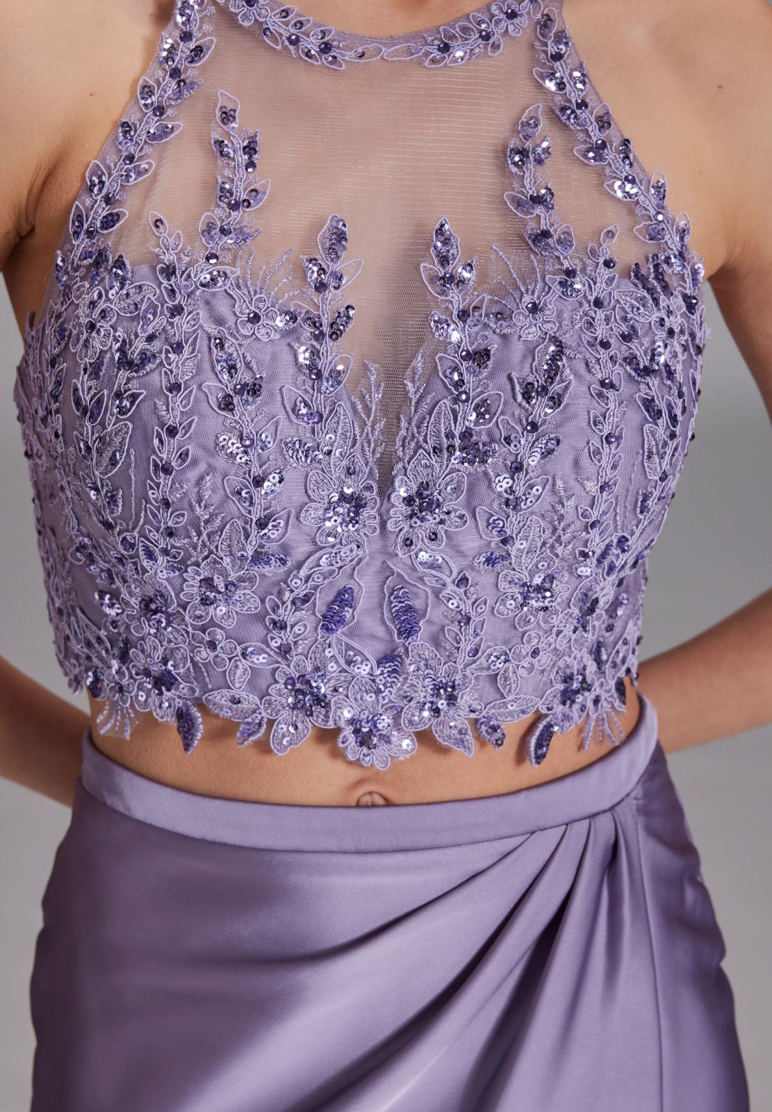 Two-piece Kleid mit langen Satinrock