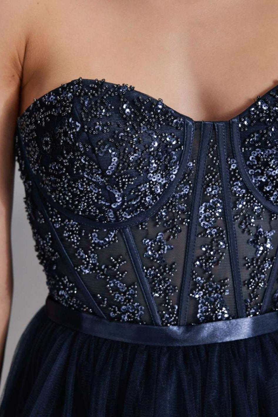 Vokuhila-Kleid mit Corsagentop