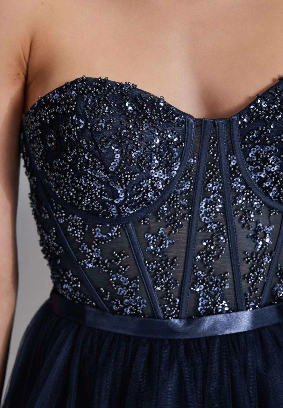 Vokuhila-Kleid mit Corsagentop