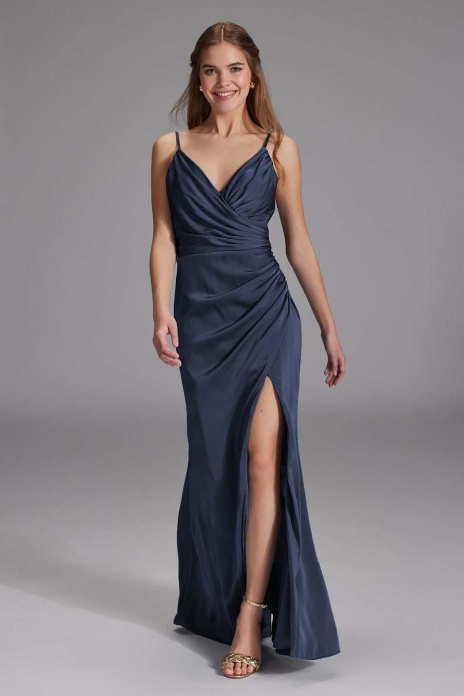 Figurbetontes Satinkleid mit Raffungen navy