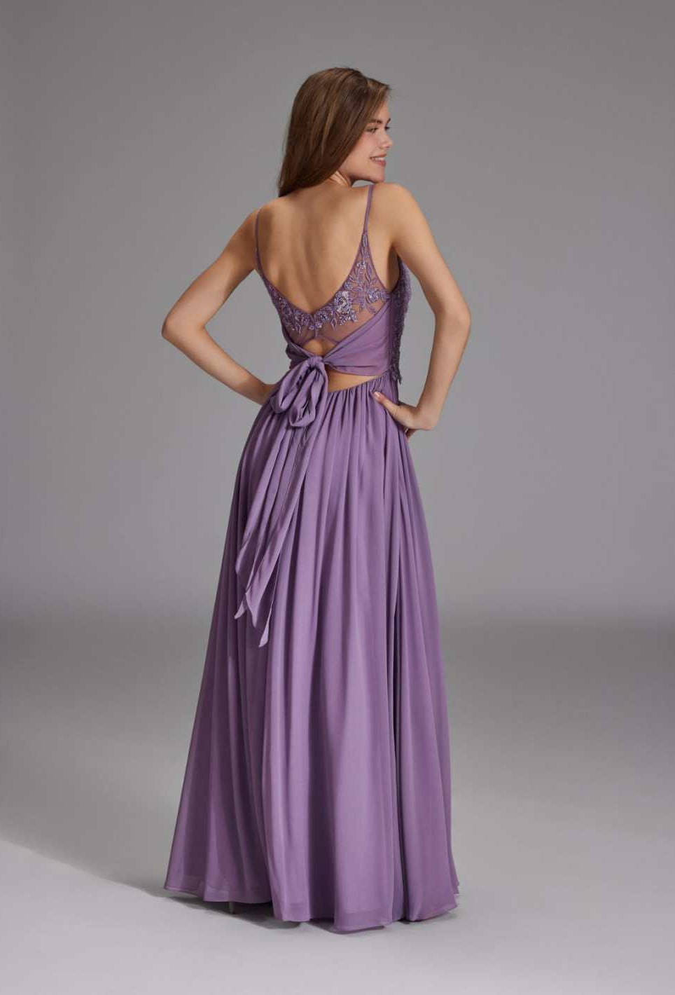 Chiffonkleid mit Bindeband am Rücken