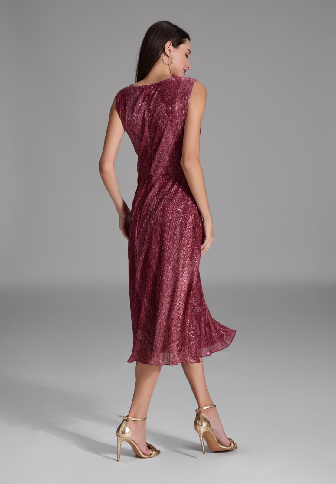Plissiertes Kleid mit Metallicfäden