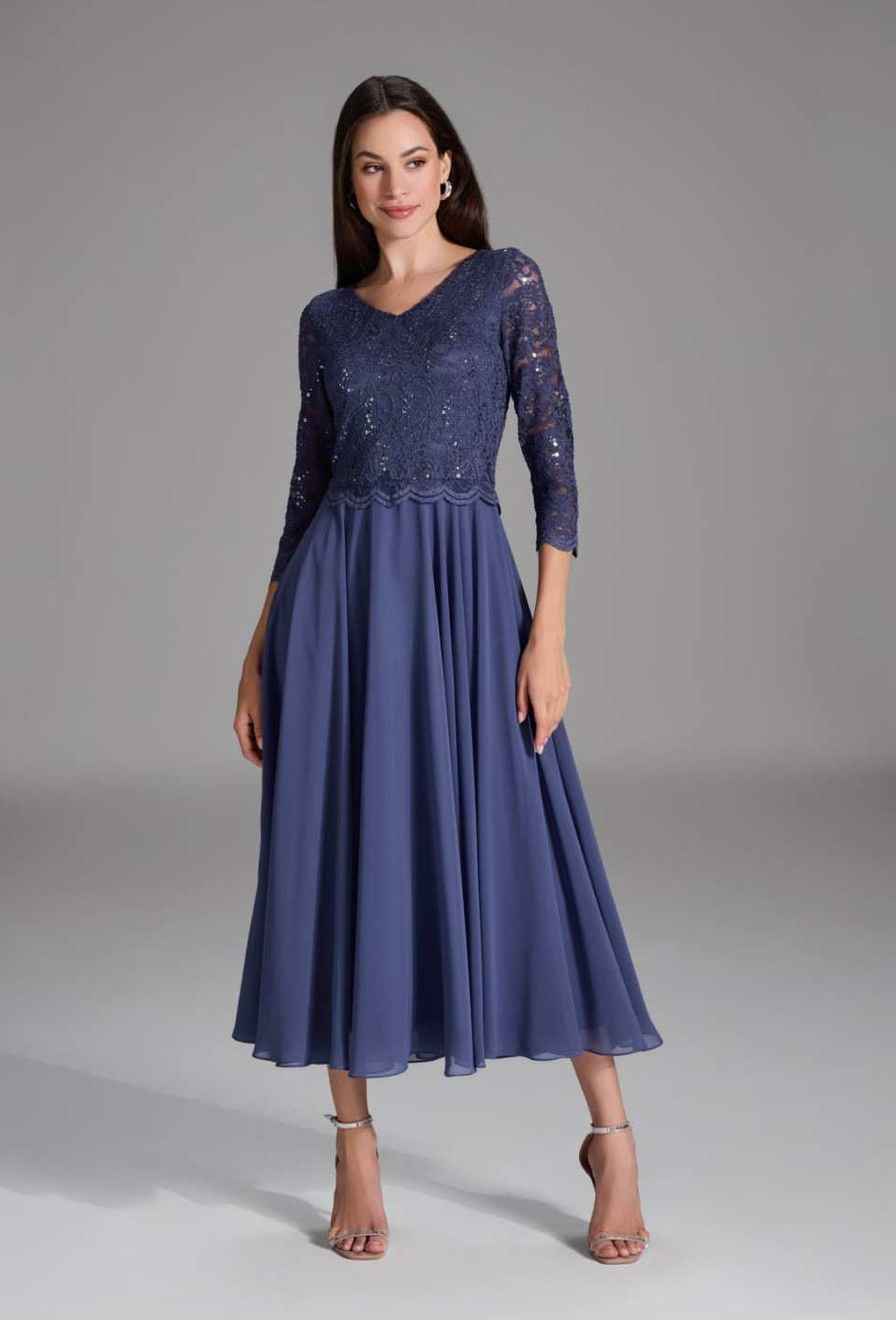 Midi Kleid mit paillettenbesetztem Spitzenoberteil