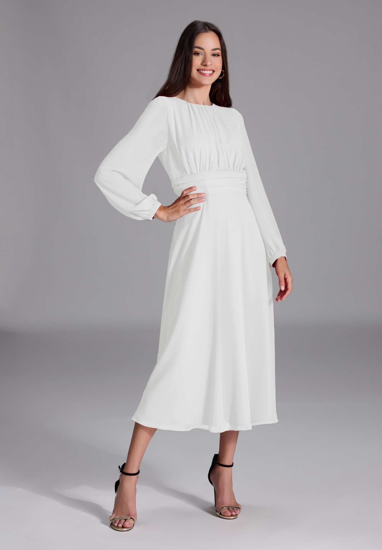 Tailliertes Midi Kleid aus Chiffon mit langen Ärmeln ivory