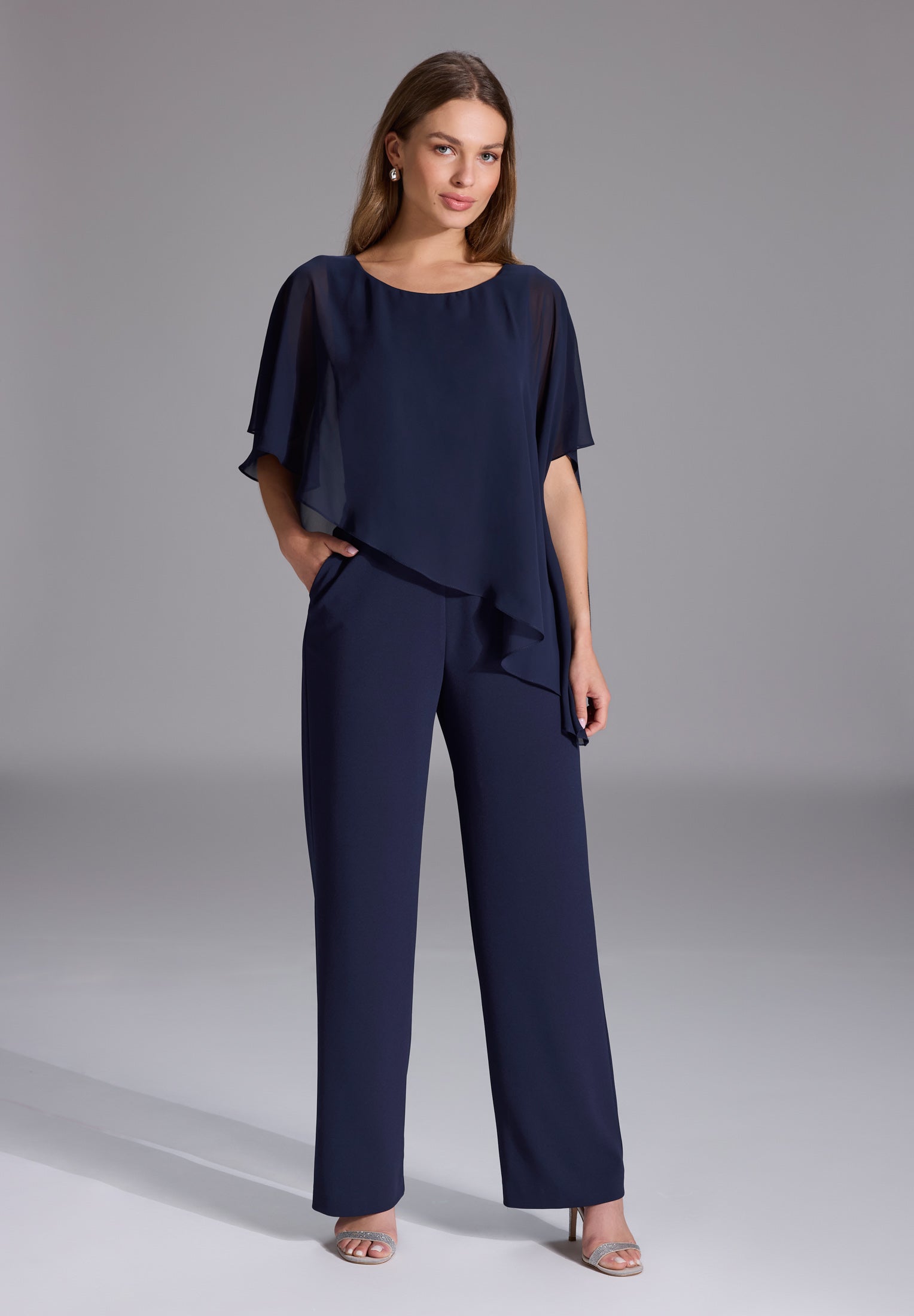 Jumpsuit aus Crepe Jersey mit Chiffon Überwurf