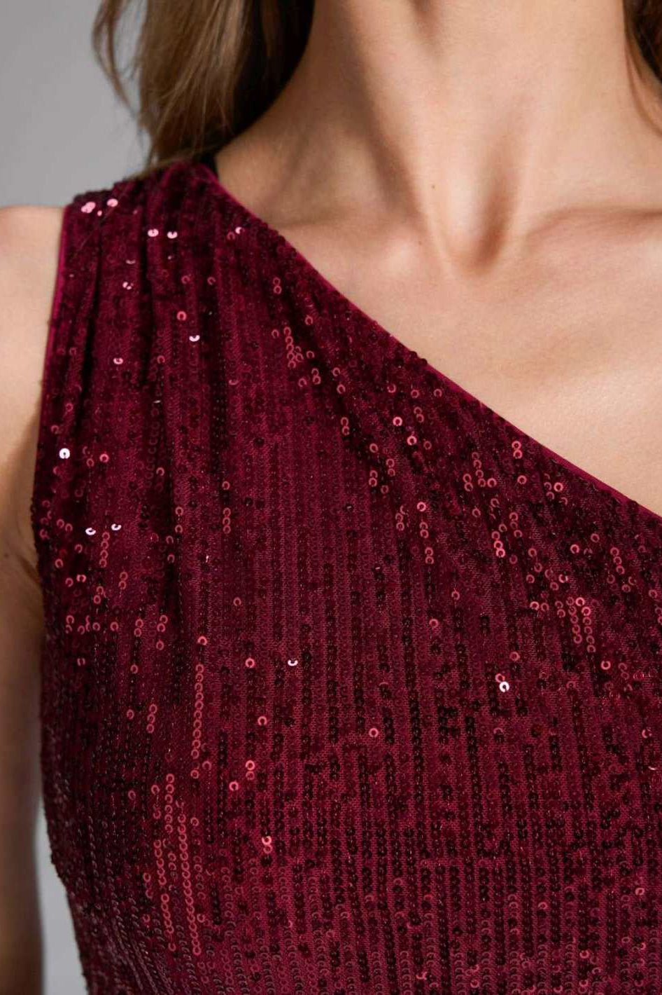 One Shoulder Abendkleid aus elastischer Paillette