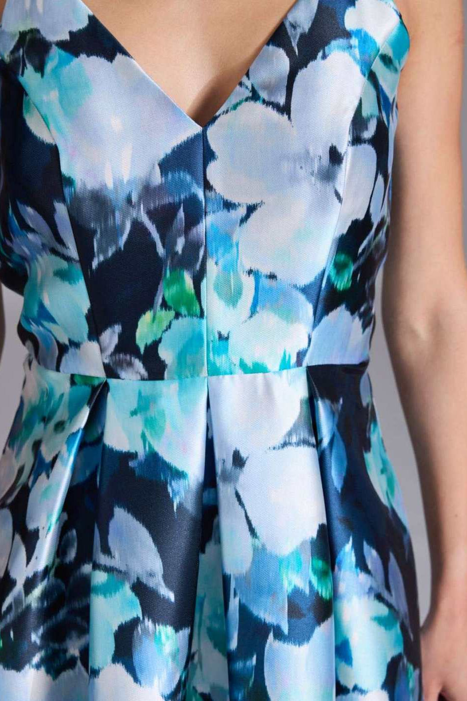 Abendkleid aus bedrucktem Twill