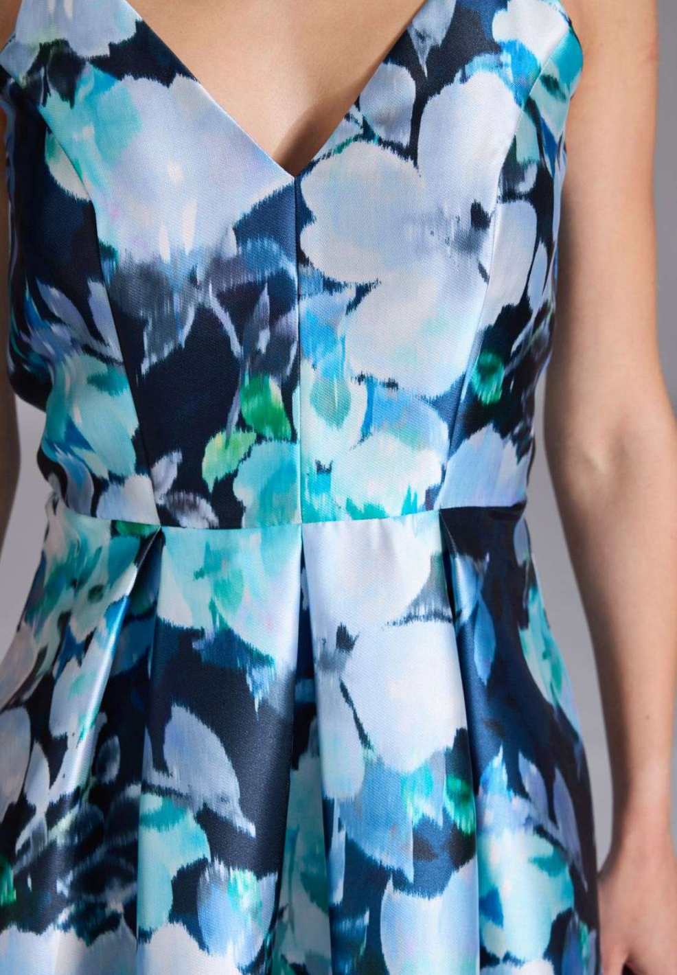 Abendkleid aus bedrucktem Twill