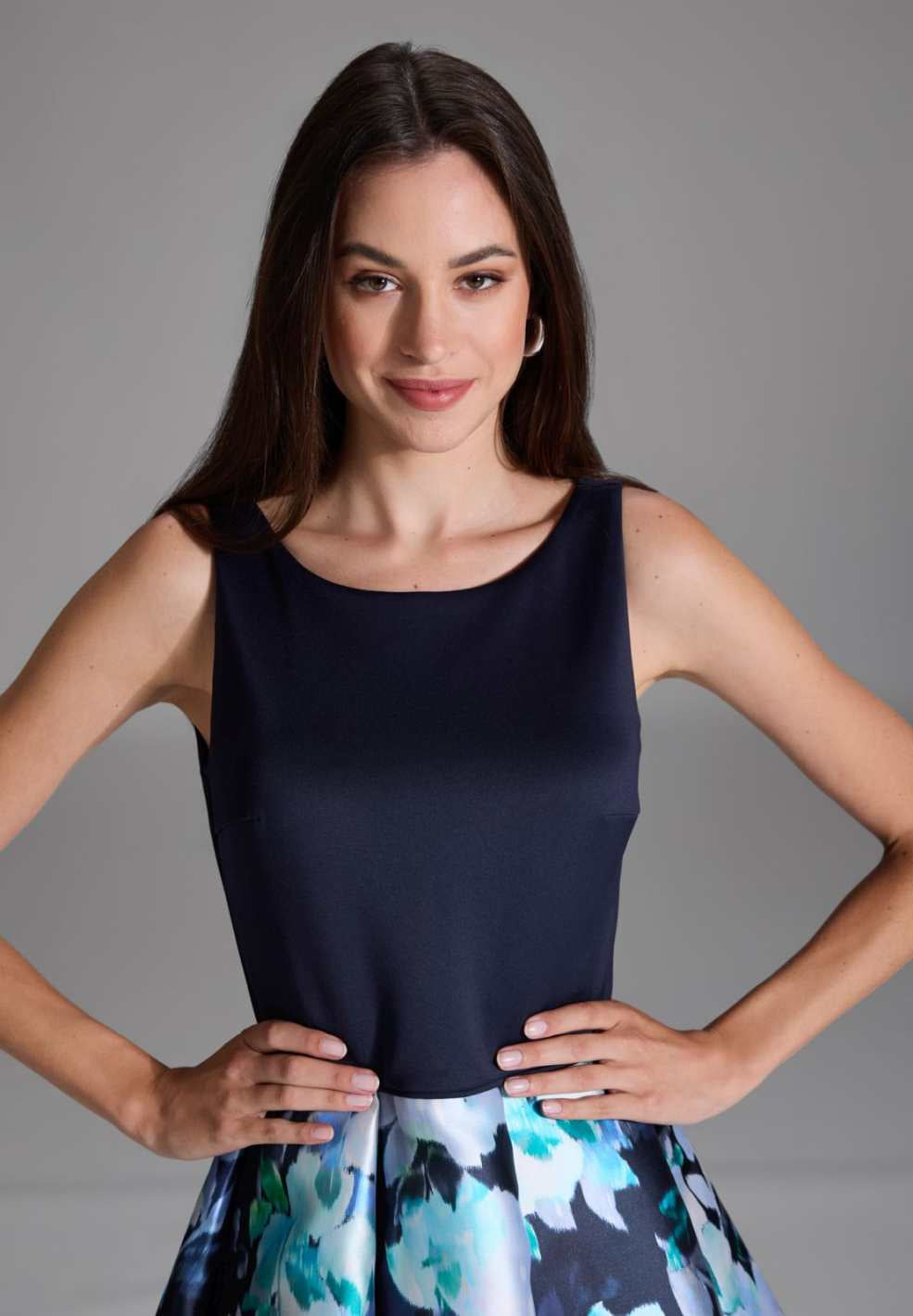 Cocktailkleid mit Rock aus bedrucktem Twill