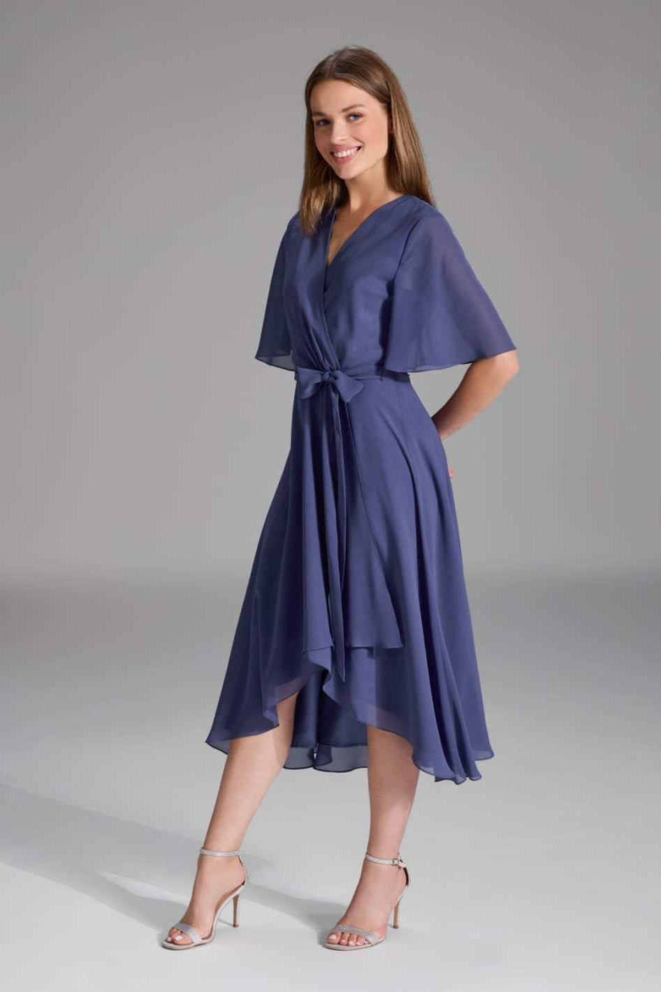 Chiffon Kleid in Wickel Optik mit Vokuhila Saum