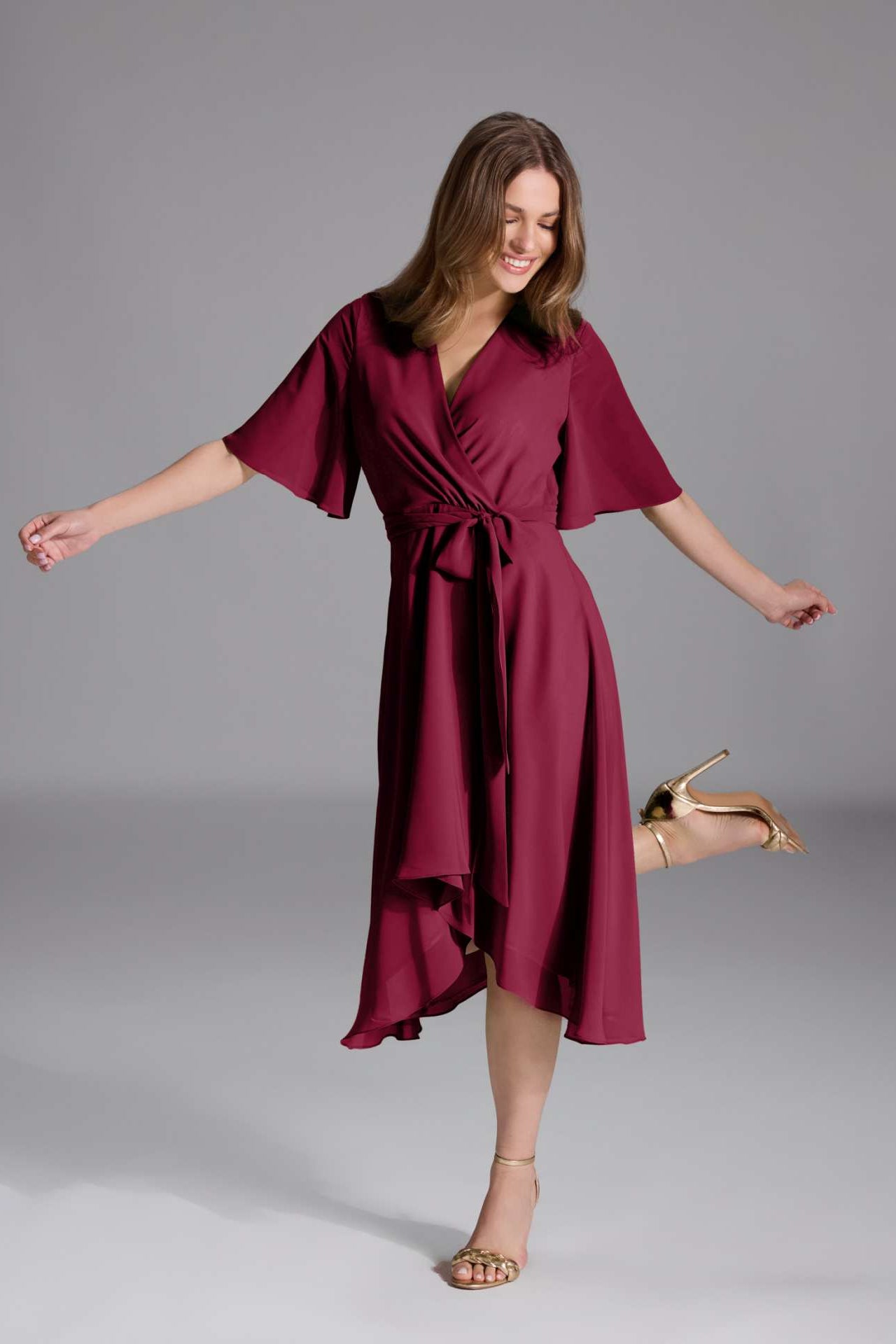 Chiffon Kleid in Wickel Optik mit Vokuhila Saum