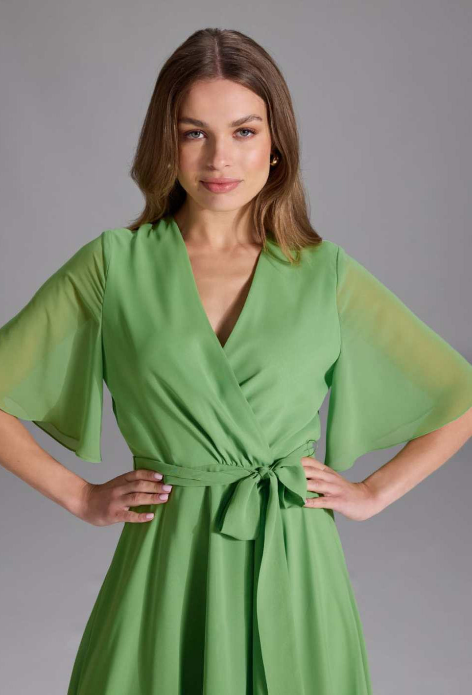 Chiffon Kleid in Wickel Optik mit Vokuhila Saum