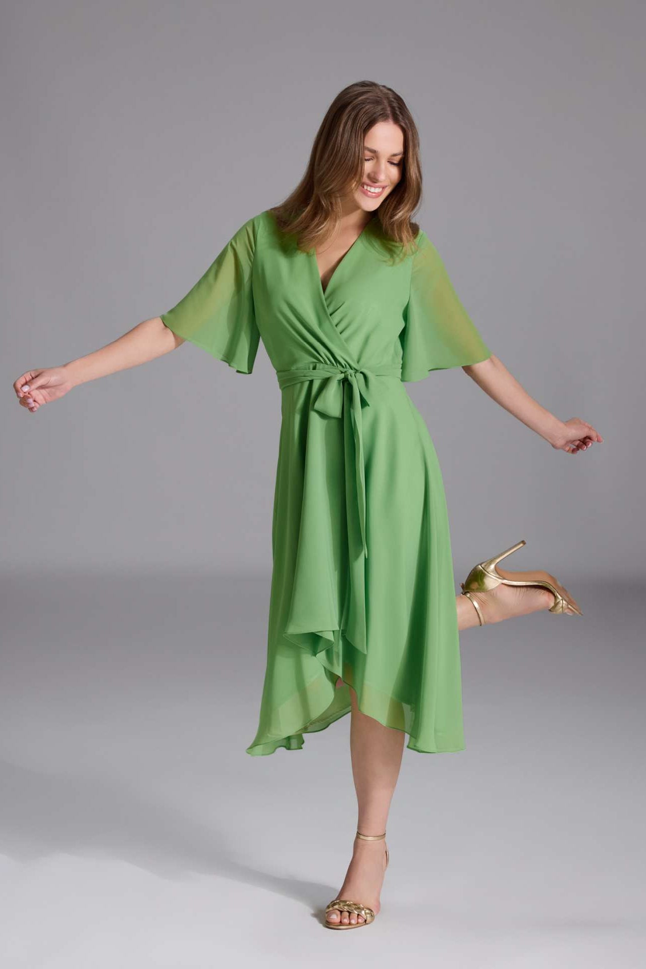 Chiffon Kleid in Wickel Optik mit Vokuhila Saum