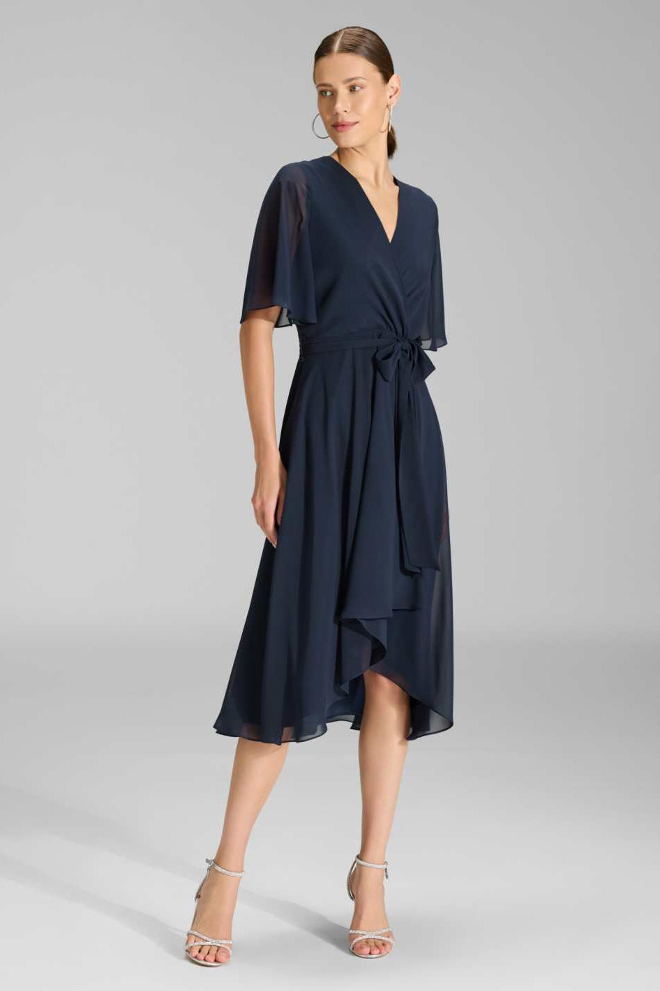 Chiffon Kleid in Wickel Optik mit Vokuhila Saum navy