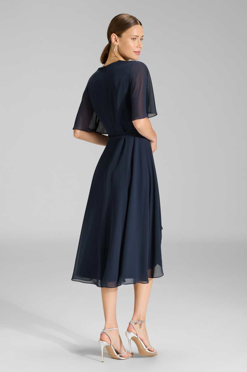 Chiffon Kleid in Wickel Optik mit Vokuhila Saum