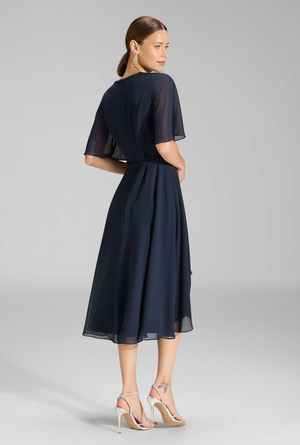 Chiffon Kleid in Wickel Optik mit Vokuhila Saum