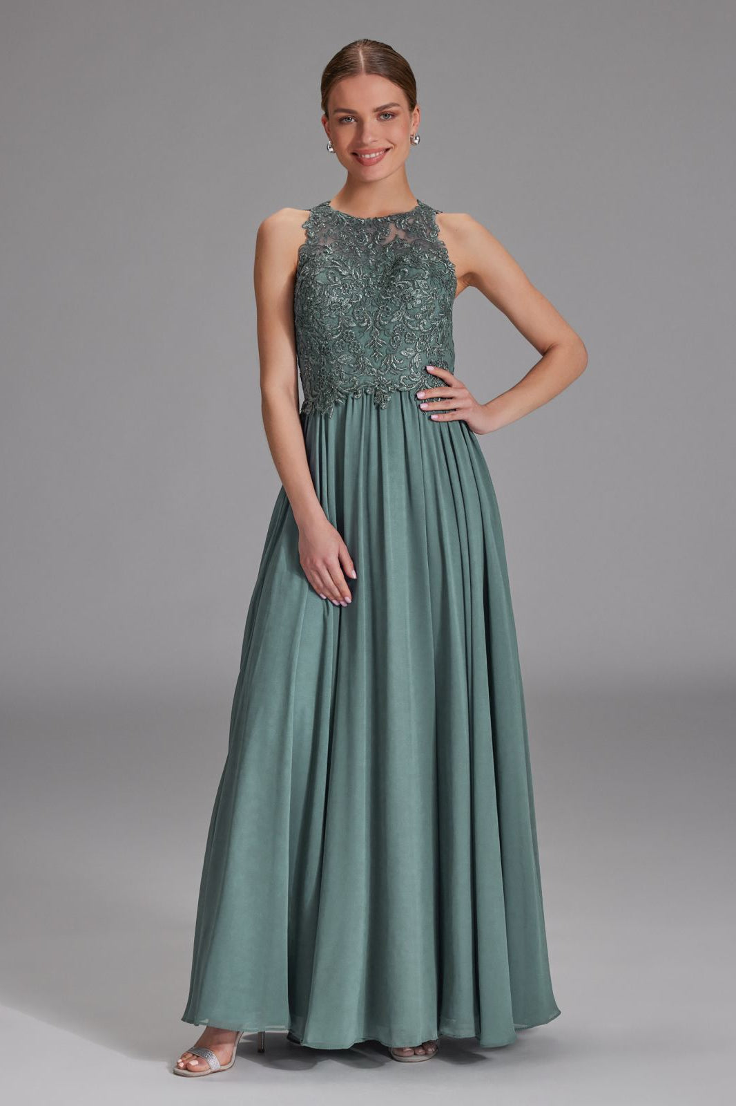 Hochgeschlossenes Kleid mit Spitzenstickerei