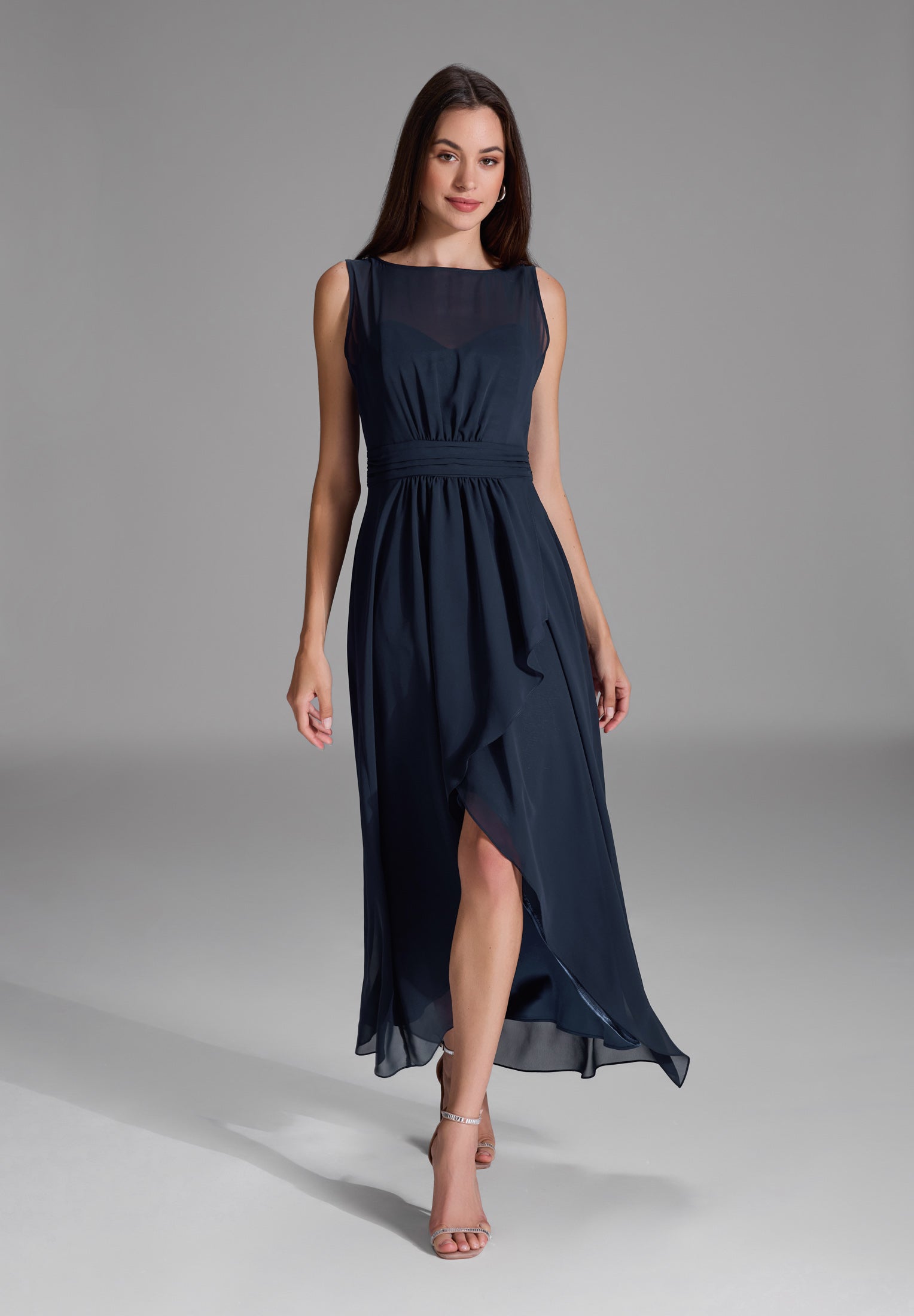Abendkleid aus Chiffon mit Vokuhila Saum navy