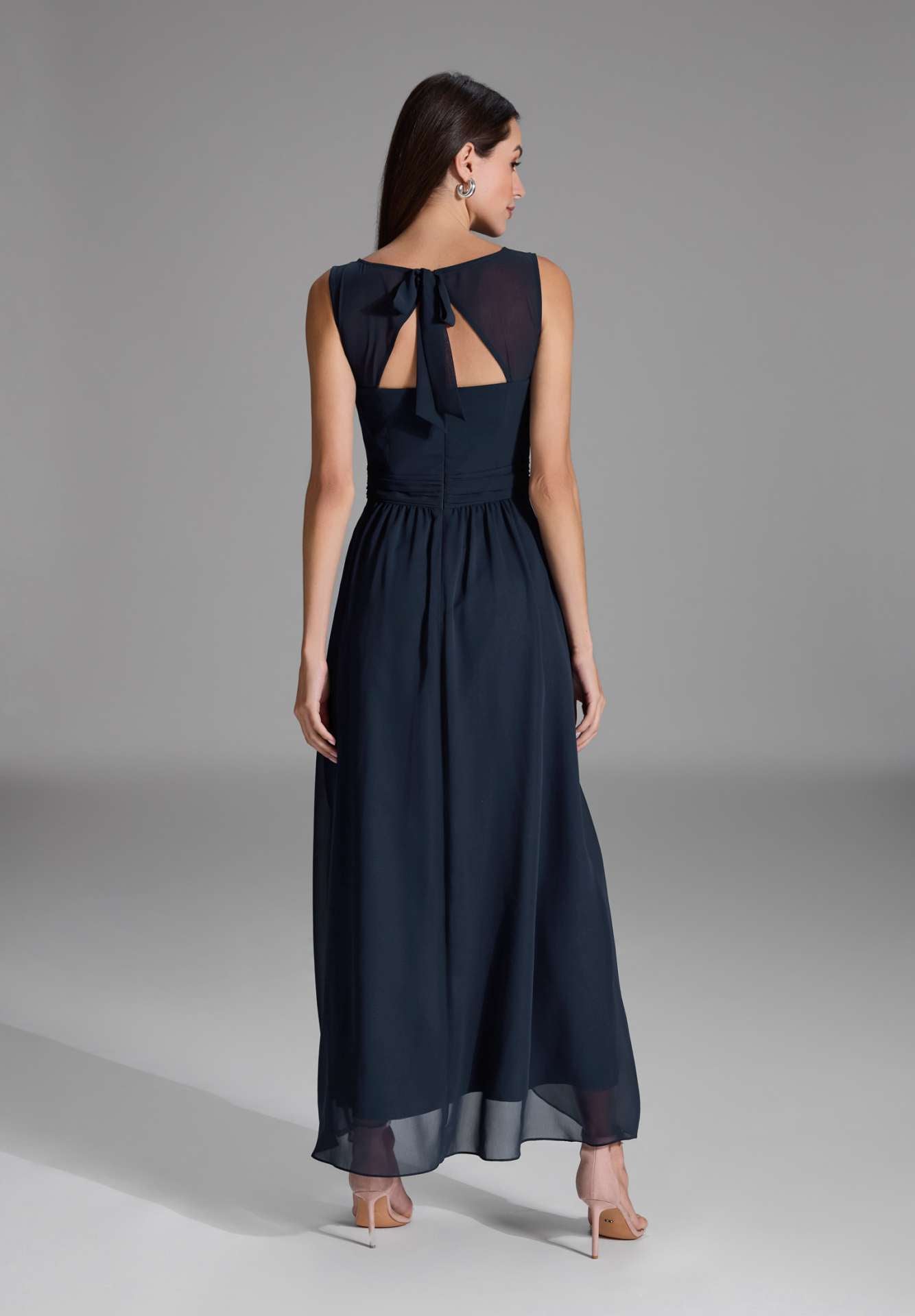 Abendkleid aus Chiffon mit Vokuhila Saum