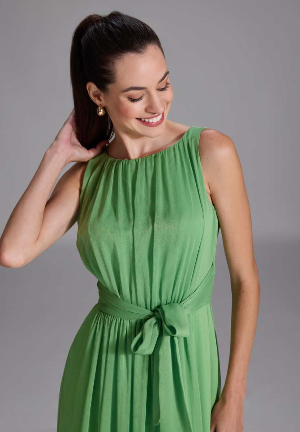 Abendkleid aus Crinkle Chiffon mit Knoten Detail