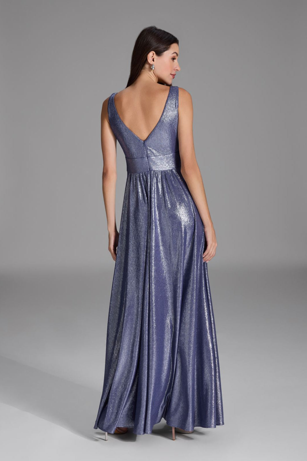 Abendkleid aus foliertem Jersey mit Beinschlitz