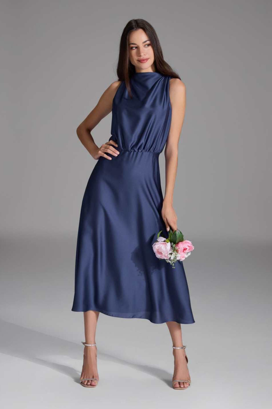 Midi Kleid aus nachhaltigem Satin mit Drapierung am Kragen