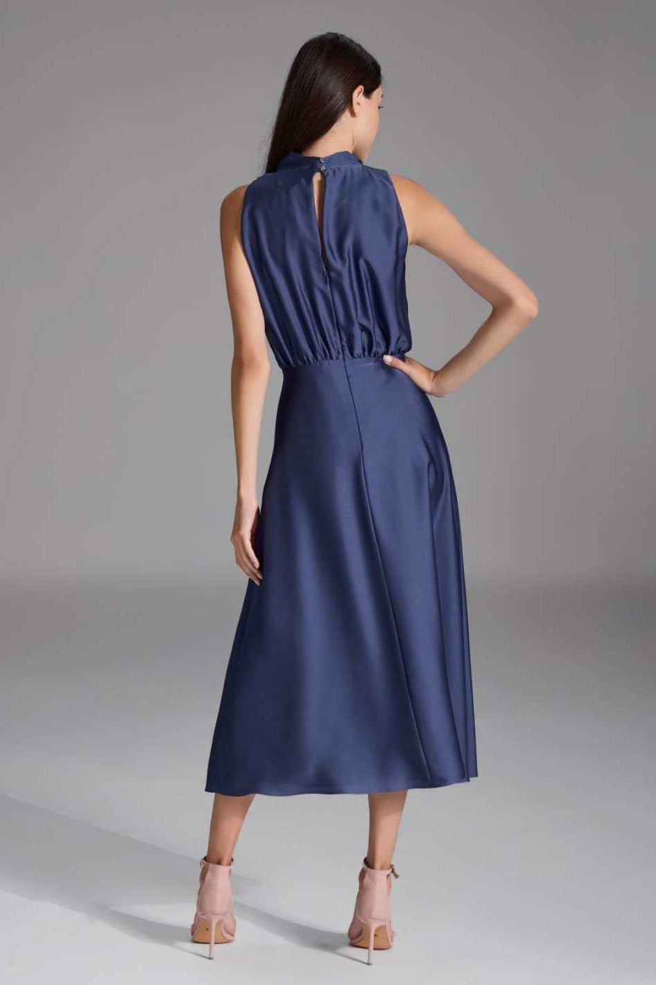 Midi Kleid aus nachhaltigem Satin mit Drapierung am Kragen