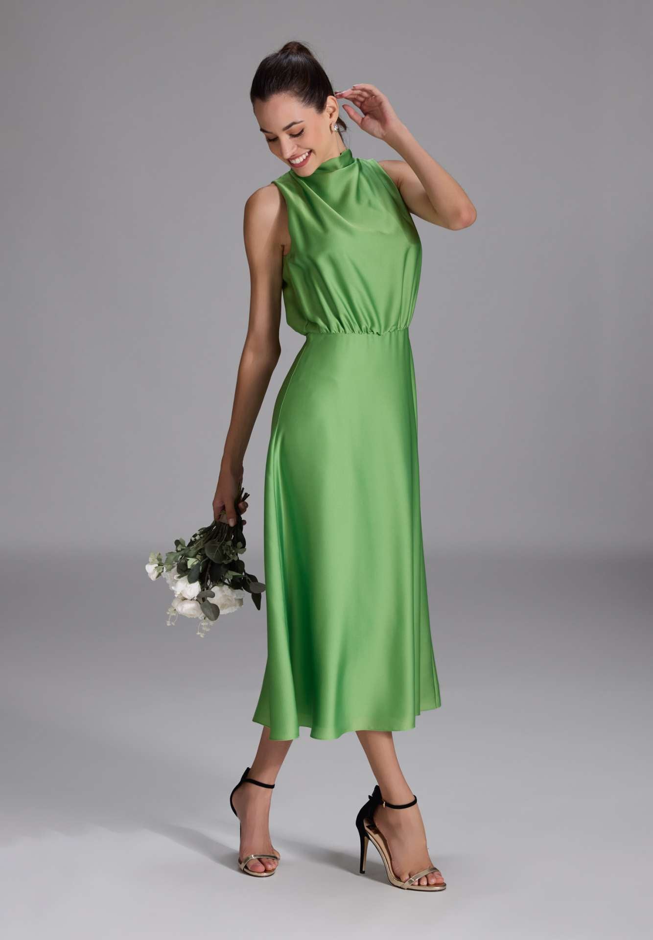 Midi Kleid aus nachhaltigem Satin mit Drapierung am Kragen apple green