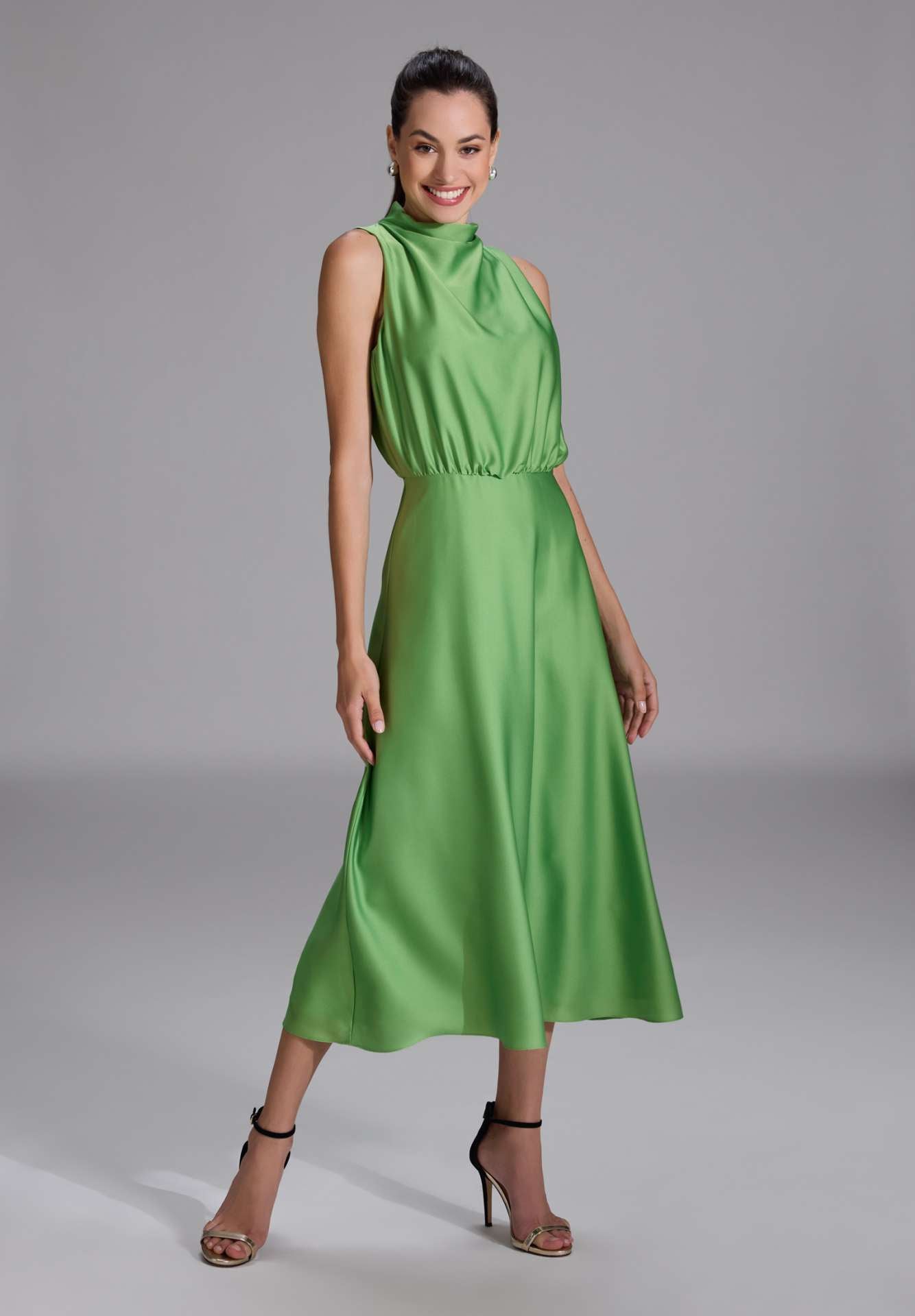 Midi Kleid aus nachhaltigem Satin mit Drapierung am Kragen