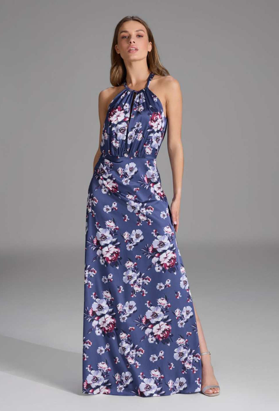 Abendkleid mit amerikanischem Ausschnitt aus bedrucktem Satin future blue multi