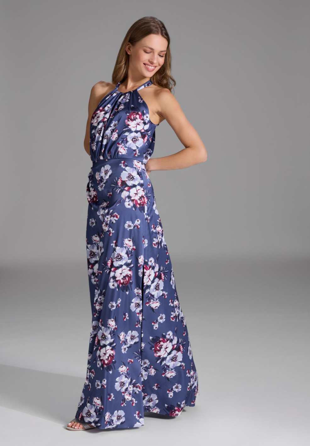 Abendkleid mit amerikanischem Ausschnitt aus bedrucktem Satin