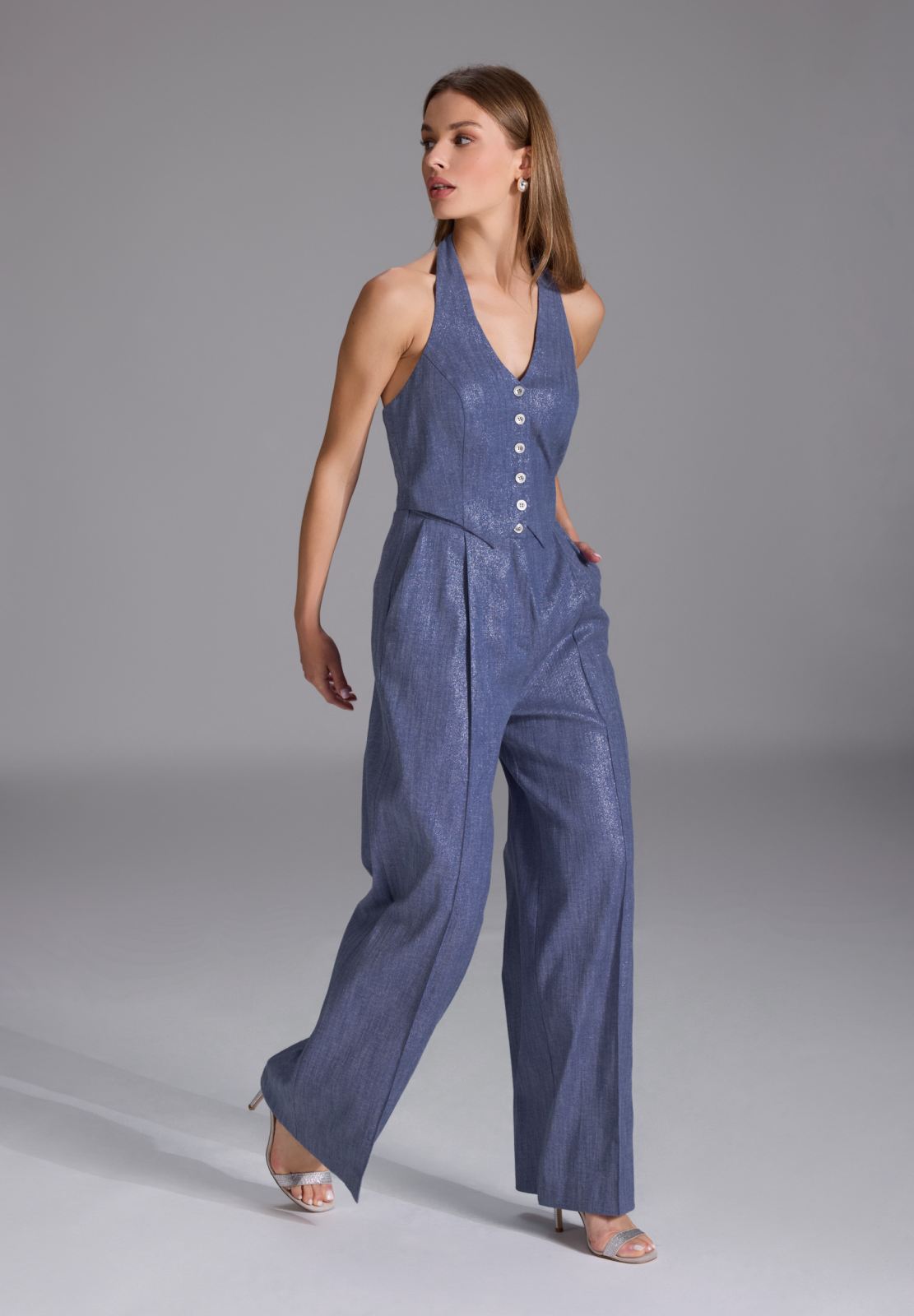Neckholder Jumpsuit in Two-Piece-Optik aus glänzendem Denim
