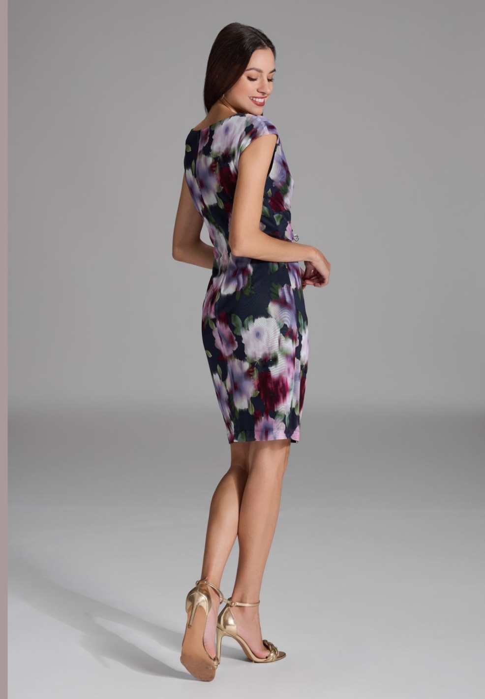 Etuikleid mit Wickel-Ausschnitt aus bedrucktem Mesh