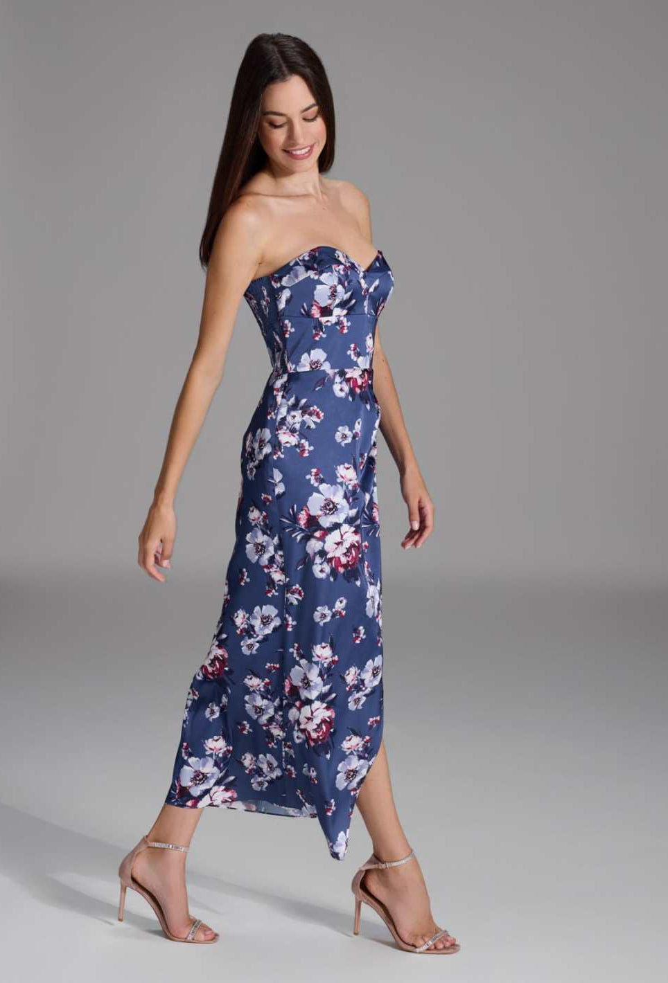 Abendkleid mit Corsage aus floral bedrucktem Satin