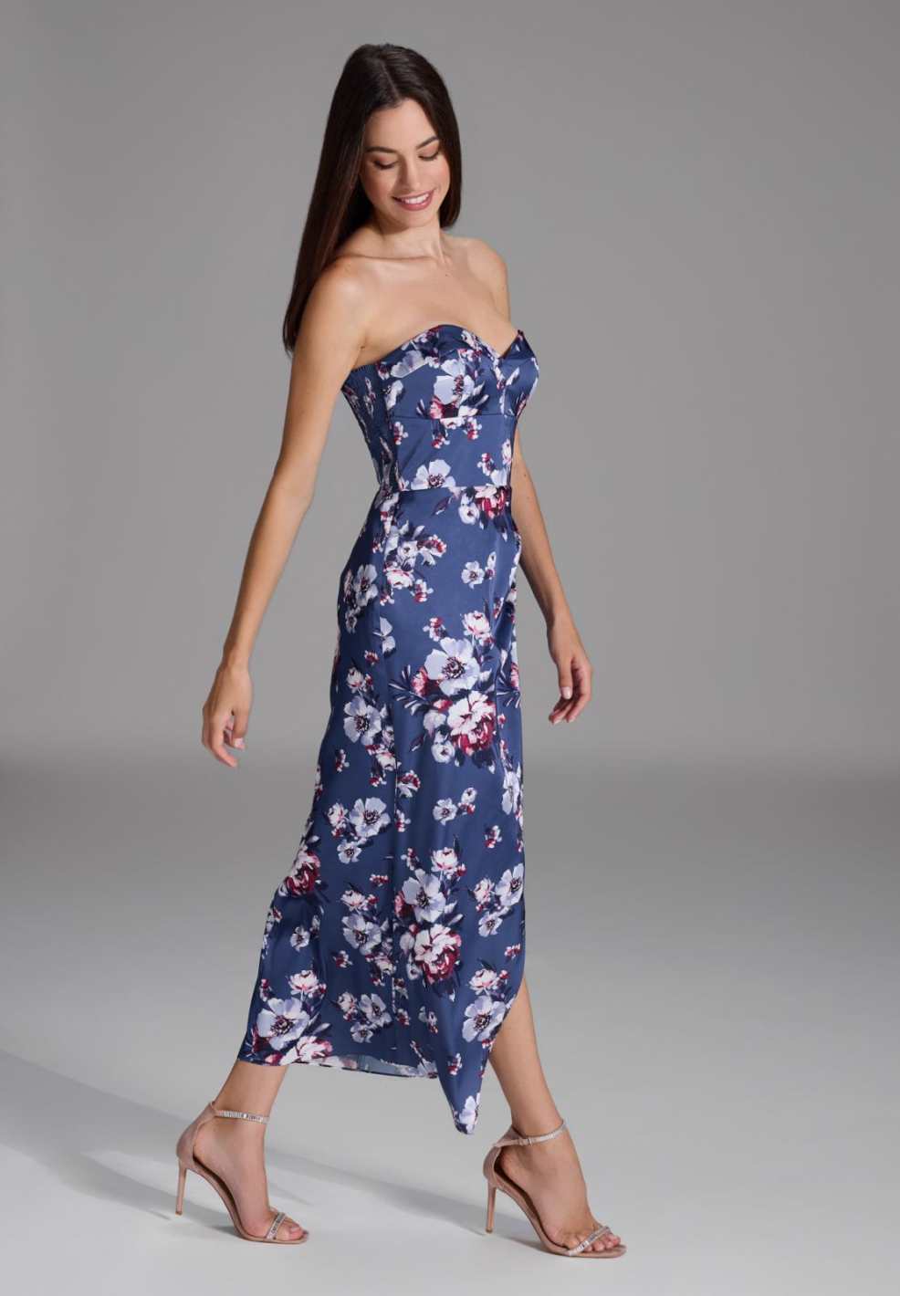 Abendkleid mit Corsage aus floral bedrucktem Satin