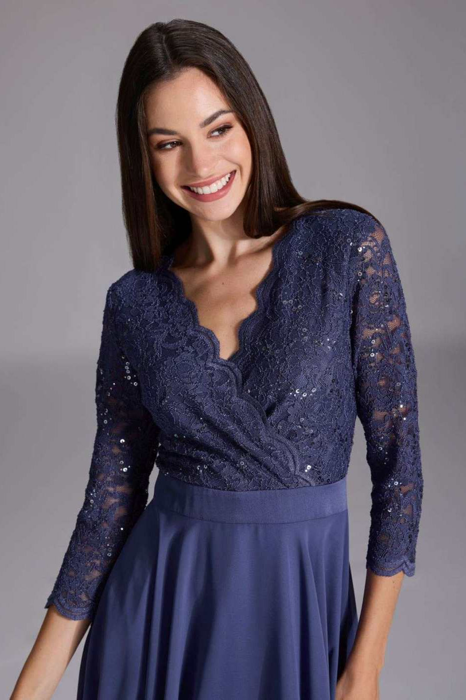 Cocktailkleid aus Material-Mix